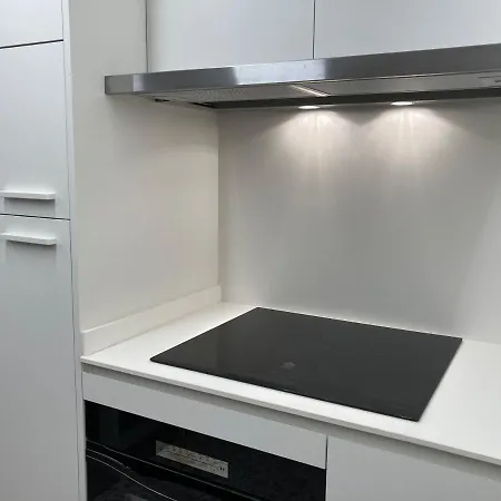 Centrico Con Wifi Y Climatizado De 1 Y Sofa-cama 3 Personas *