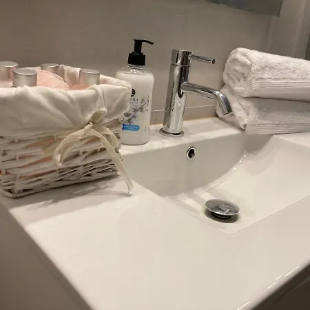 Apartment Centrico Con Wifi Y Climatizado De 1 Y Sofa-cama 3 Personas *