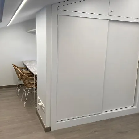 Centrico Con Wifi Y Climatizado De 1 Y Sofa-cama 3 Personas *